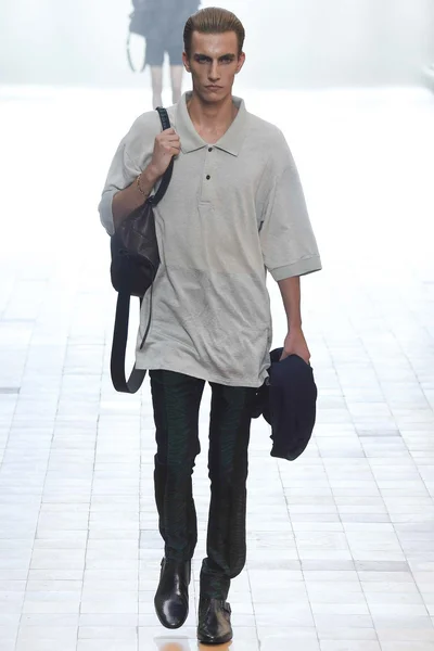 Look 1
